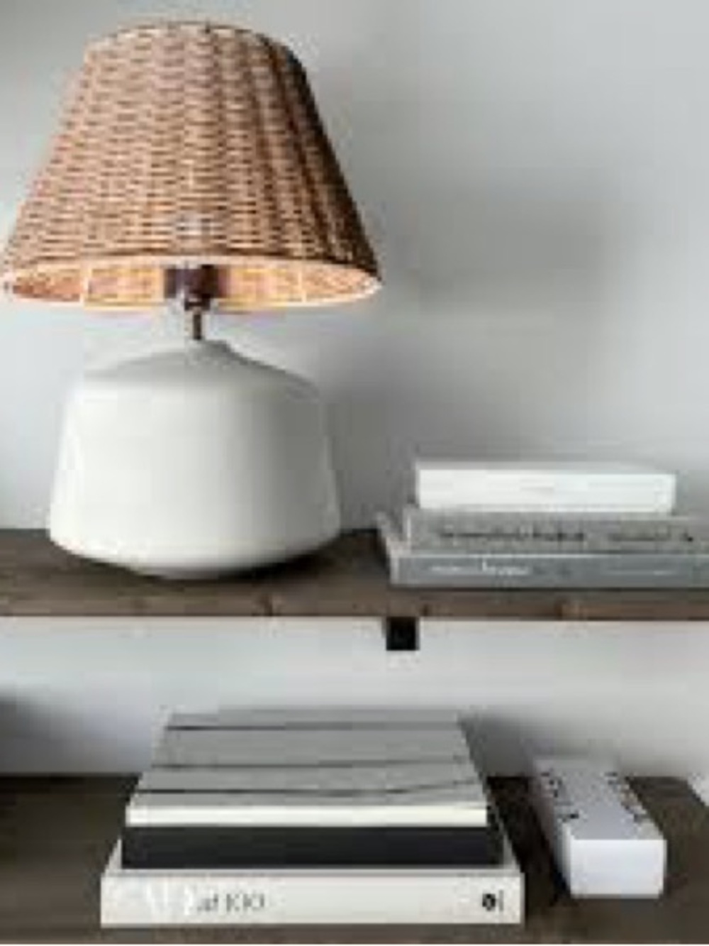 💚🌸 Beautiful natural woven rattan lamp shade with a warm, boho 11”